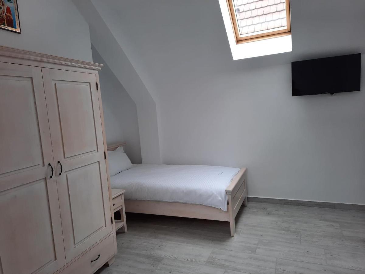 Casa De Oaspeti Maximilian Codlea Extérieur photo