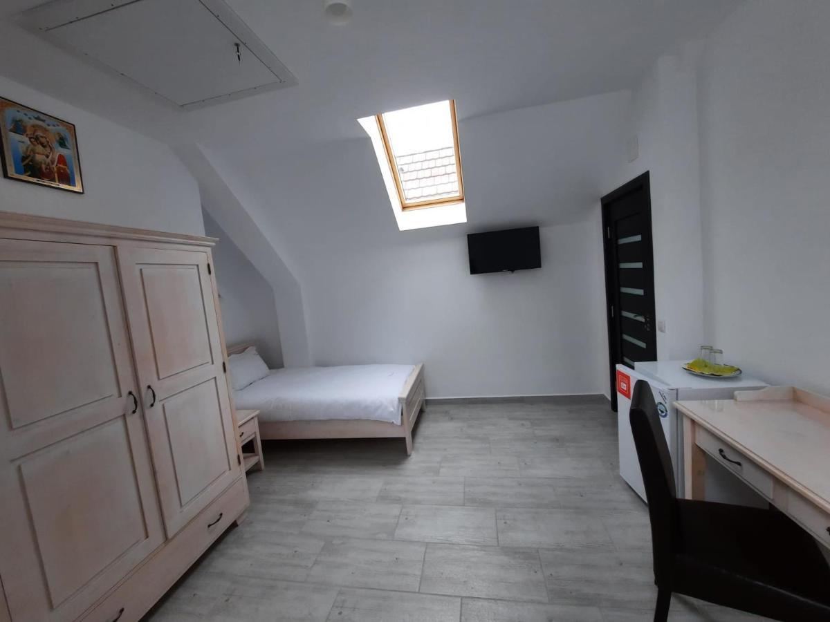 Casa De Oaspeti Maximilian Codlea Extérieur photo